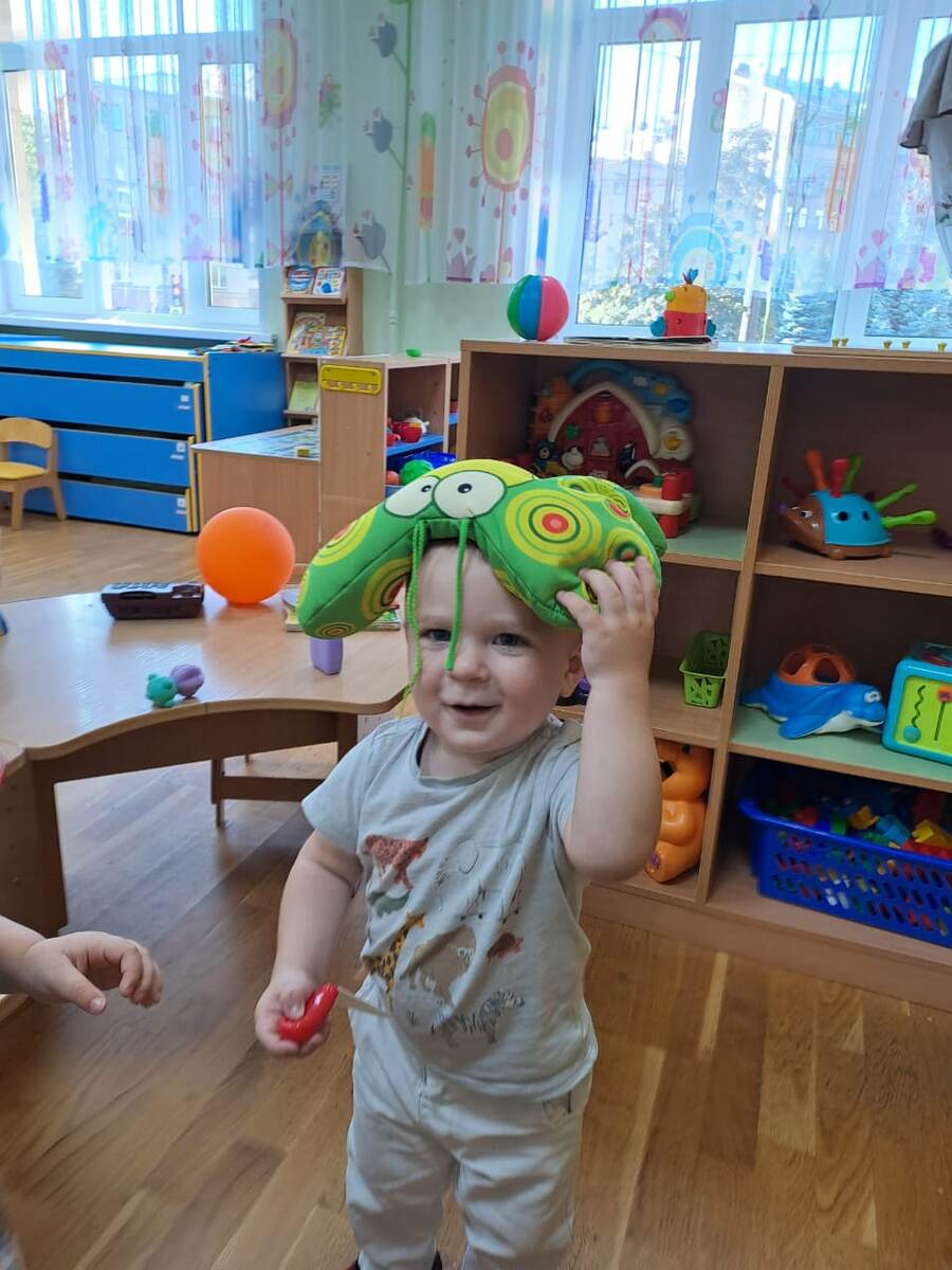 Малышок в саду