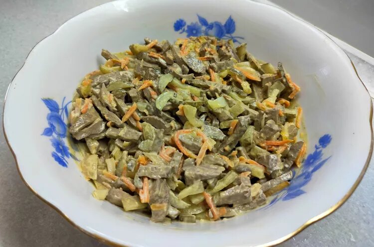 Салат с говяжьей печенью
