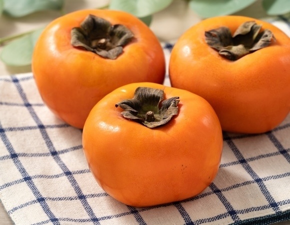 Эксперты Роскачества назвали 4 способа превратить вяжущую хурму — в сладкую