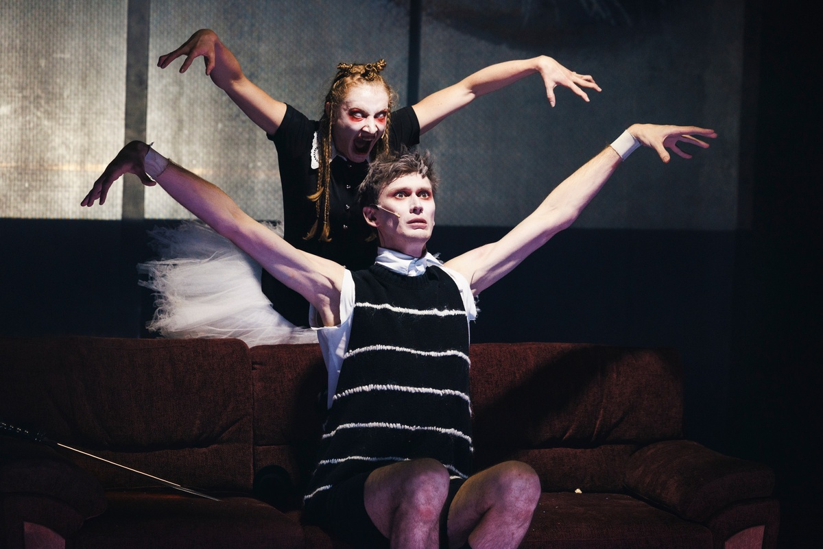 Орест — Дмитрий Бутеев, Электра — Светлана Грунина  Фото: официальный сайт Театра на Садовой