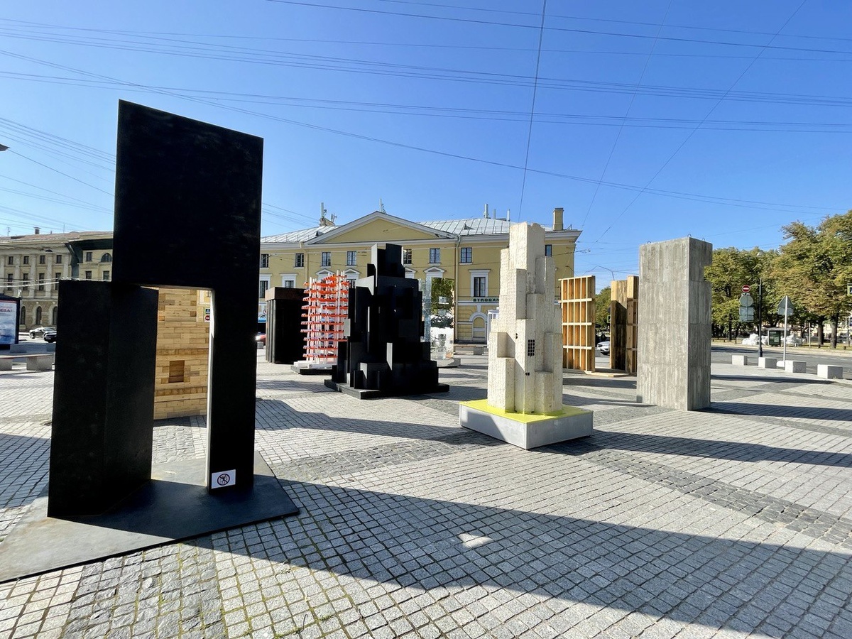 https://petrov-foto.ru/2025/10/21/arhitekton-pablik-art-proekt-stolpy-vspominaem-kak-eto-bylo/