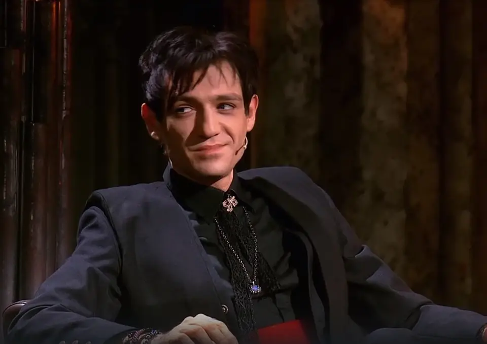 Александр Шепс - российский телевизионный деятель, называющий себя экстрасенсом