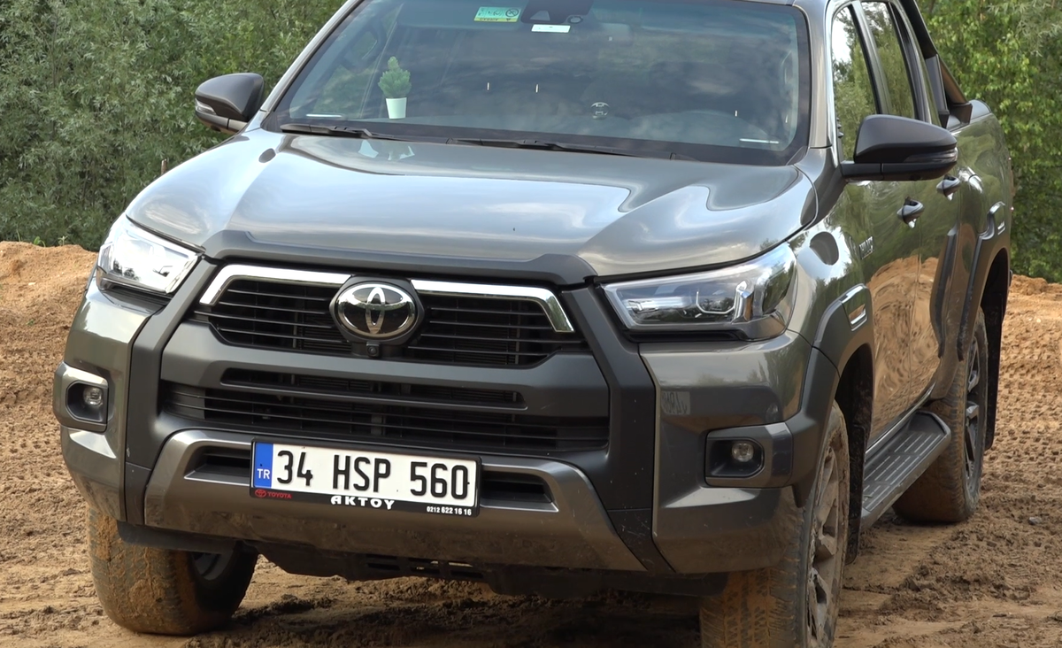Toyota Hilux: японская школа себя покажет?