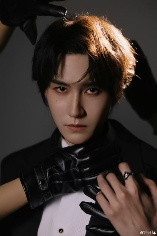 Ван До. Под этим взглядом надо обязательно пролистать галерею...