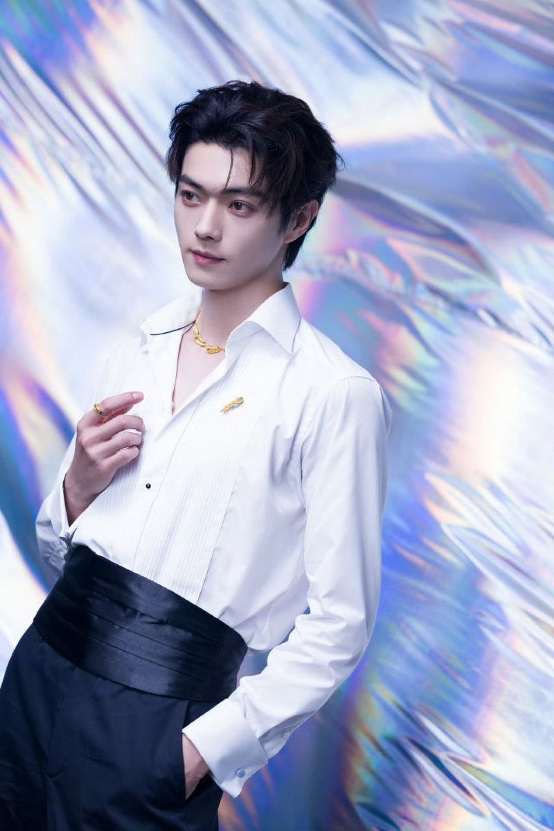 Сюй Кай. Галерея сама себя не листает...