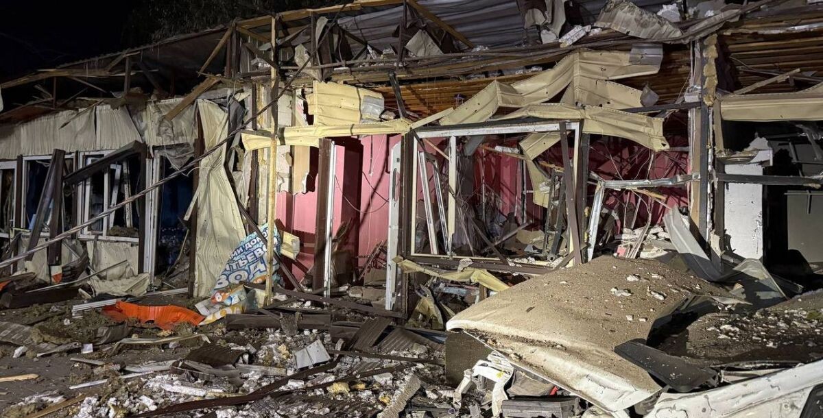 Повреждено 4 МКД, 3 частных жилых дома, здание медцентра, 25 автомобилей и т.д.