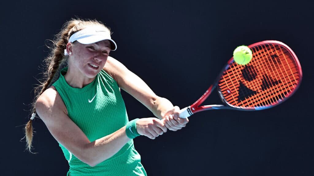    18-летней Алине Корнеевой специалисты прочат большое теннисное будущее / Фото: wtatennis.com