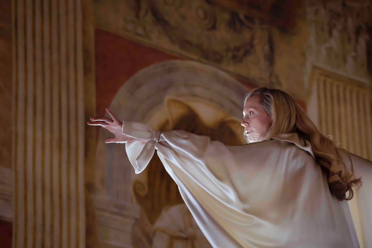    Гвендолин Кристи снялась в киноинсталляции о двух богинях в итальянском дворце (фото 2)