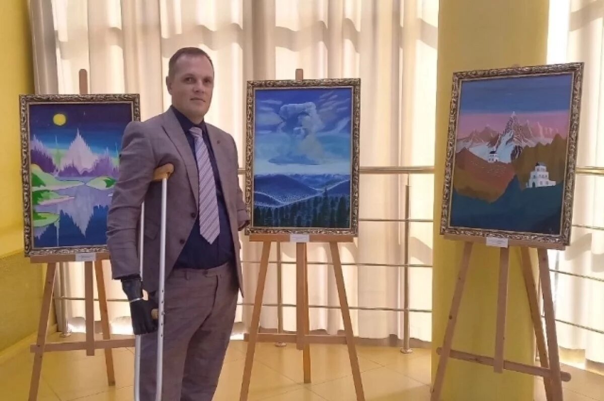    Оказалось, что поезд не переехал планы на будущее, а открыл новые возможности – лишившись рук, Евгений Коробских-Кудашов стал художником. Теперь он готов помогать другим реабилитироваться с помощью искусства.