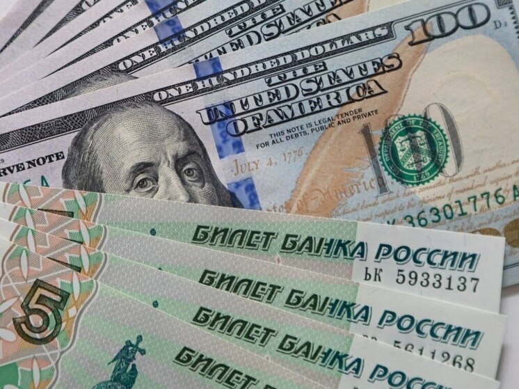     Как выяснилось, активы банка составляют 93,5 миллиарда рублей, а обязательства — свыше 230 миллиардов. Фото: архив МК в Питере.