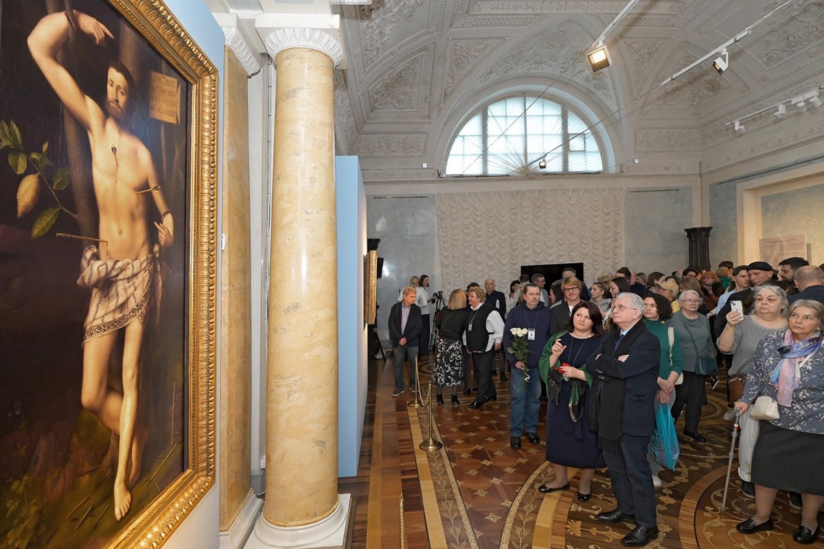    После завершения выставки на этикетке рядом с этой картиной, скорее всего, появится новое название - "Франческо II Сфорца в образе святого Себастьяна". / t.me/hermitage_museum