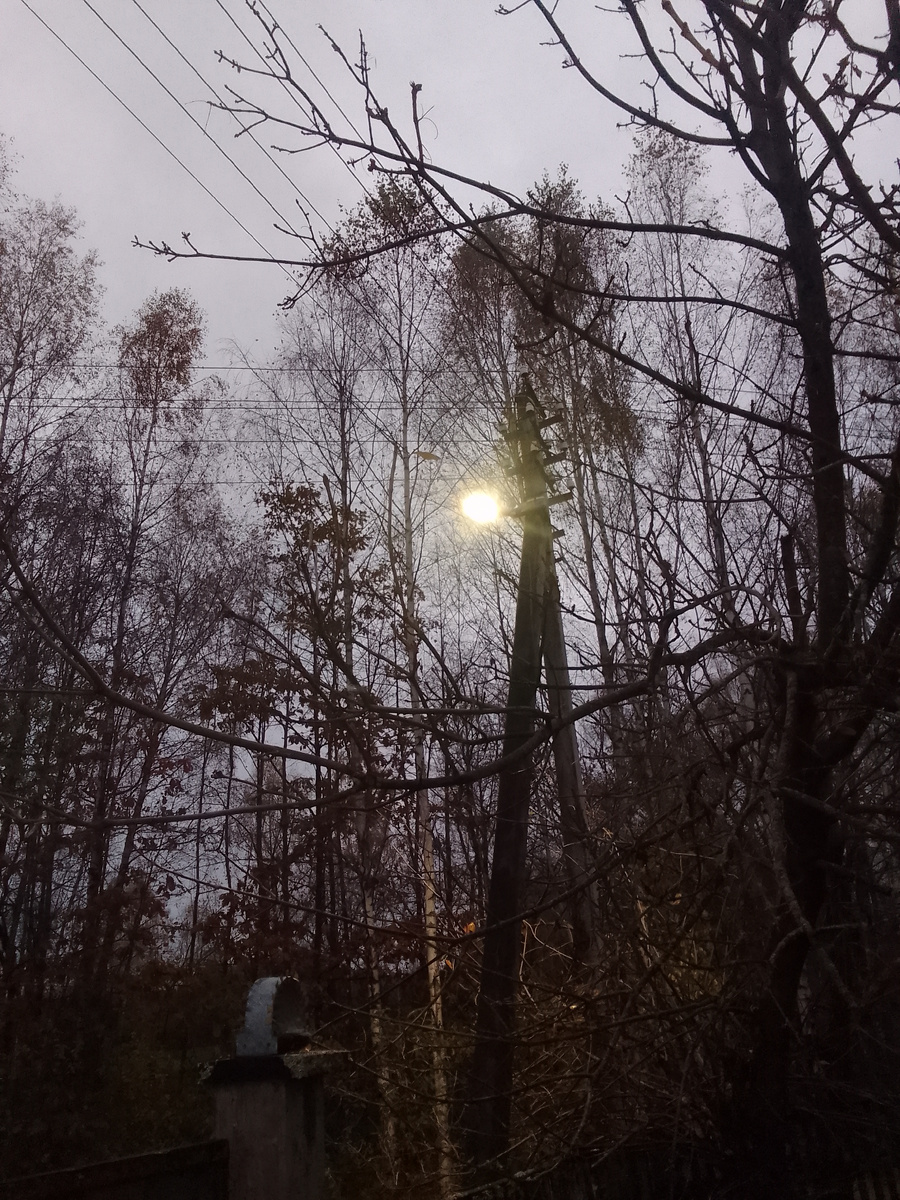 Ночь. Улица. Фонарь. Аптека в десяти километрах.