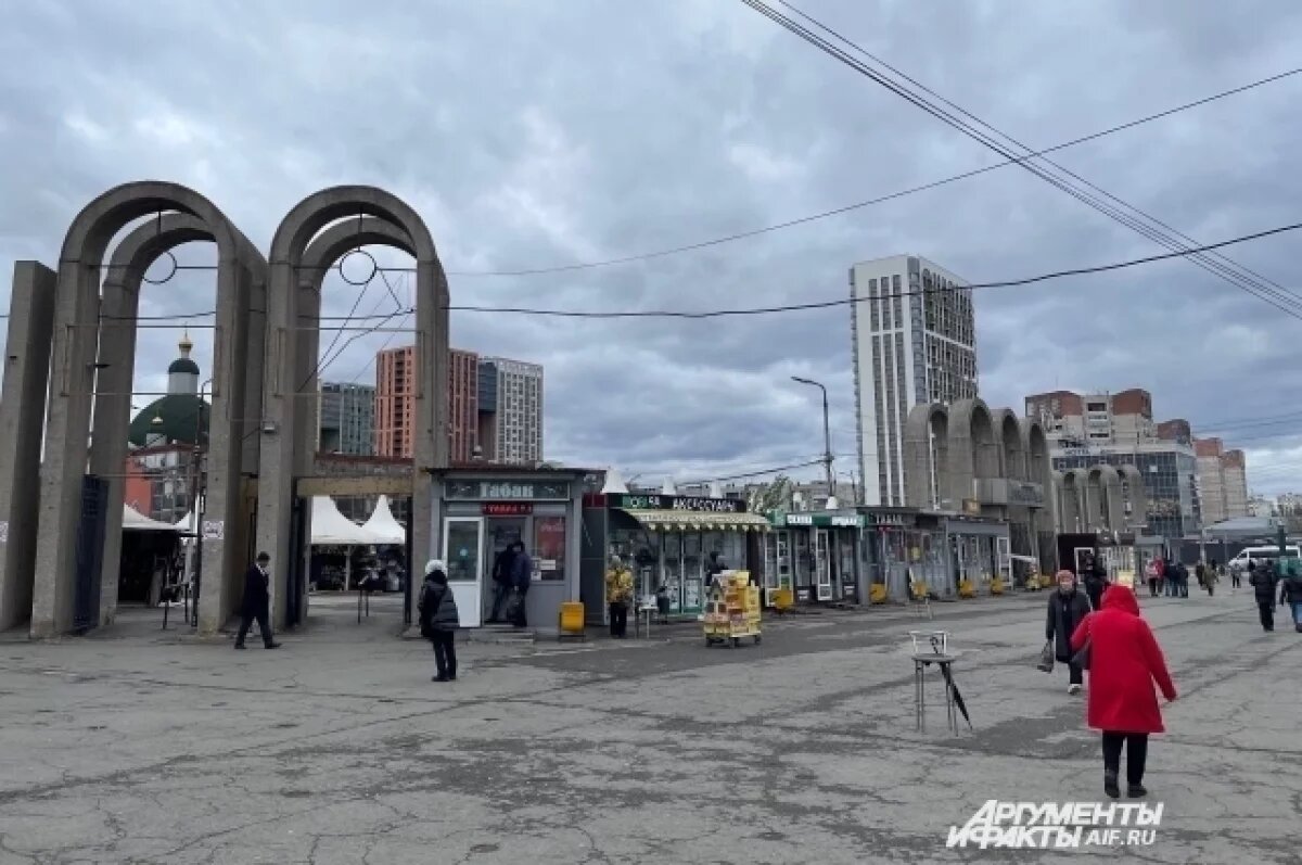    В Перми спустя сутки убрали вазоны, которые люди сравнили с макаронами