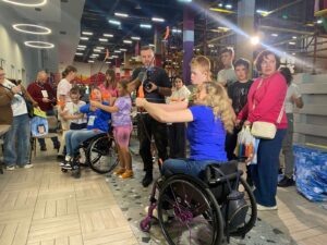 III Московский фестиваль «Герои спорта» в очередной раз подтвердил важность создания среды, где царят доброта, взаимопомощь и поддержка. Это был день, наполненный не только спортивными достижениями, но и человеческим теплом, искренними улыбками и верой в безграничные возможности каждого.