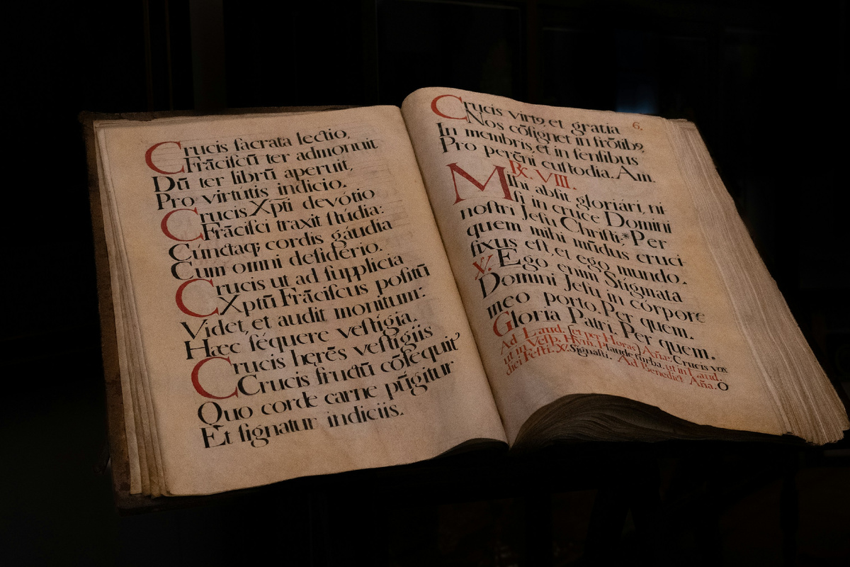 "Писал-писал человек, сожалел Чепурный, а мы всё сделали, а потом прочитали, — лучше бы и не писал!"(с) Фото: Unsplash