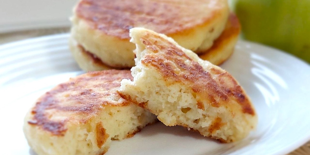 Два варианта яблочных оладьев и быстрые джемы к десерту