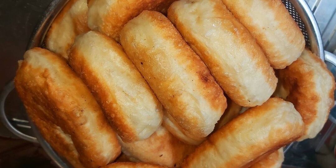 Пирожки с картошкой и луком: бабушкин секрет тонкого теста и сочной начинки