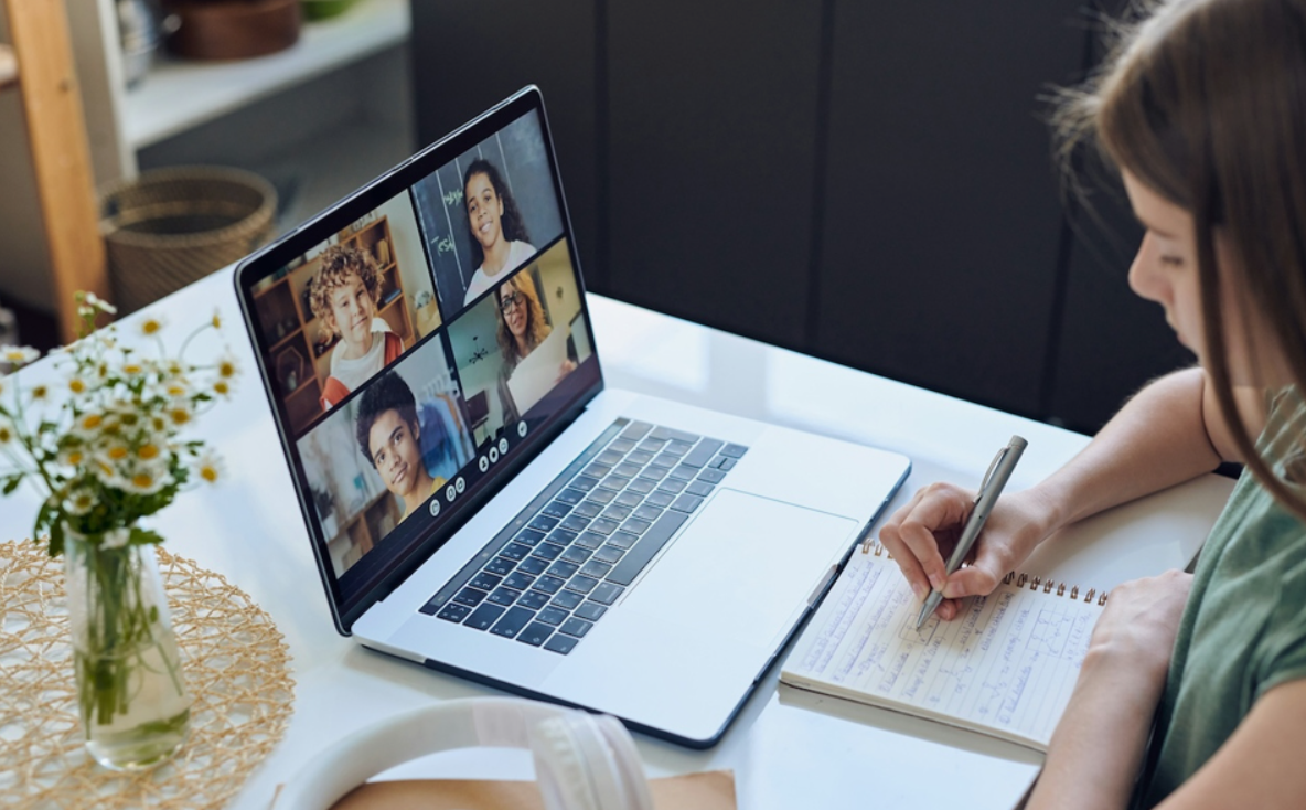 Онлайн-курсы для подготовки к ЕГЭ по обществознанию