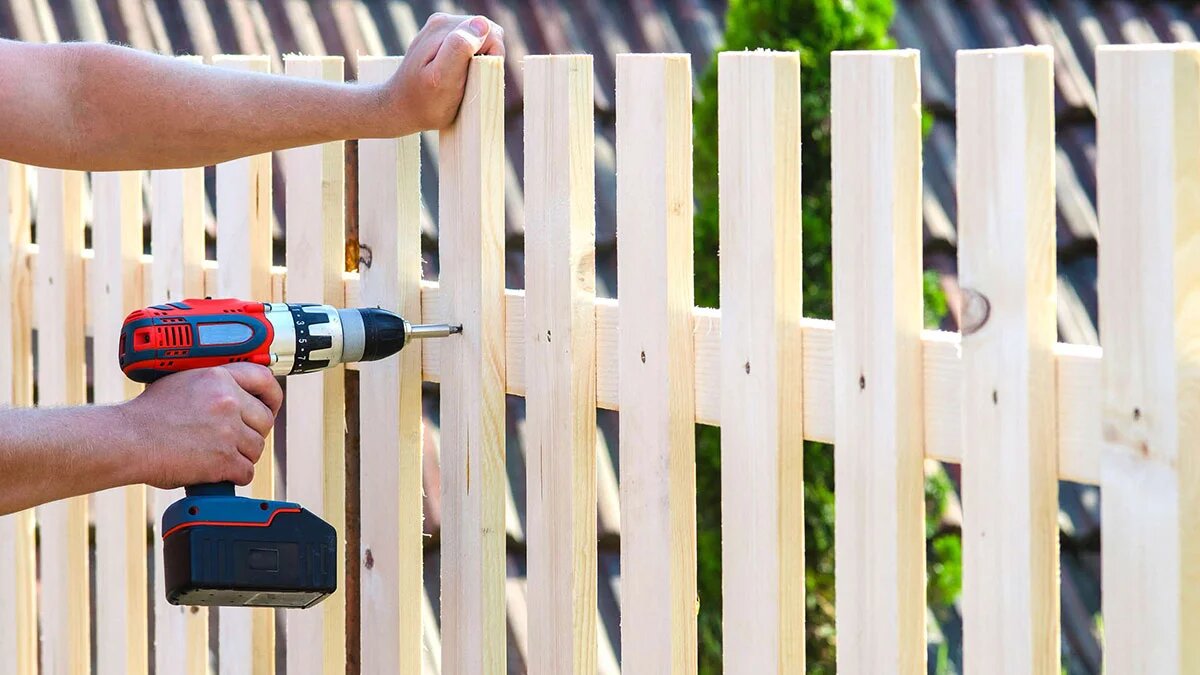 Деревянный забор