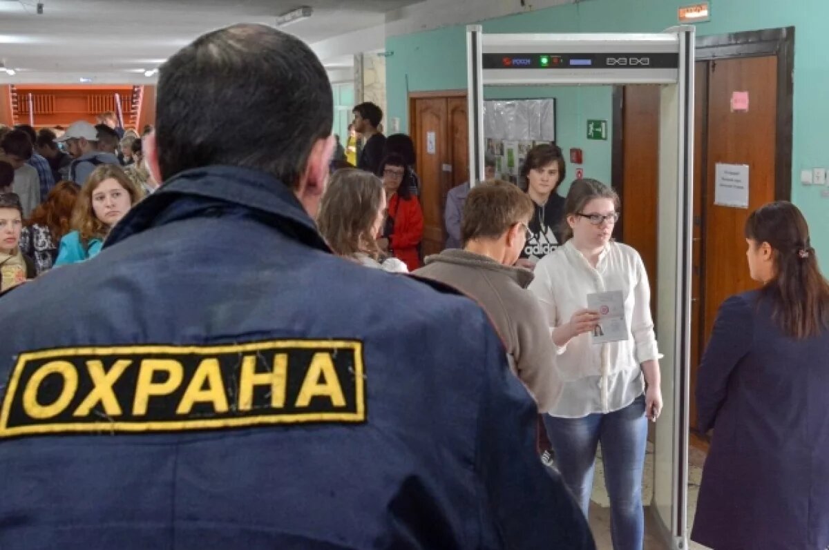    Охрану в школах Калининграда усилили после фейковых сообщений о теракте