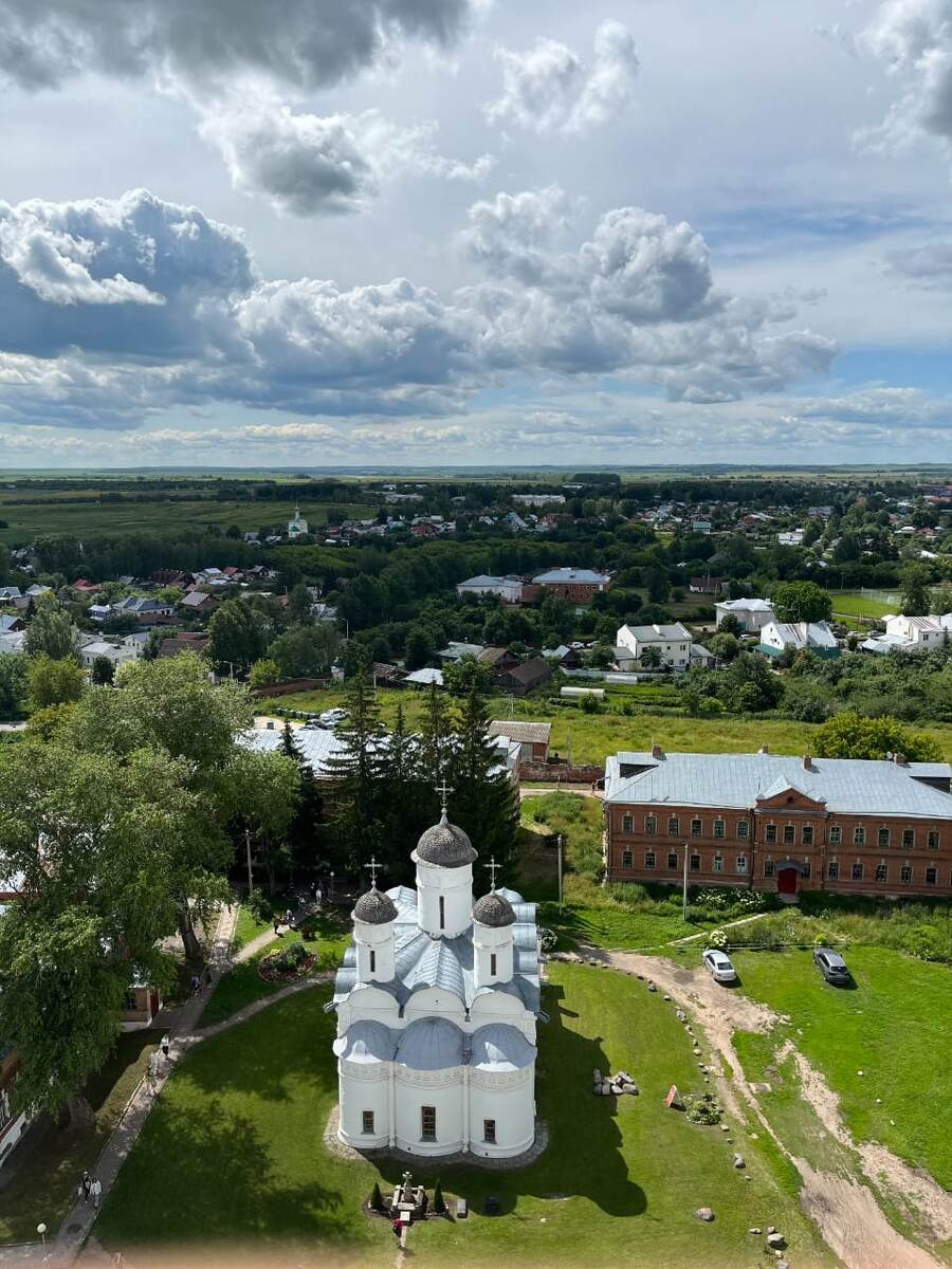 Вид на город с колокольни собора