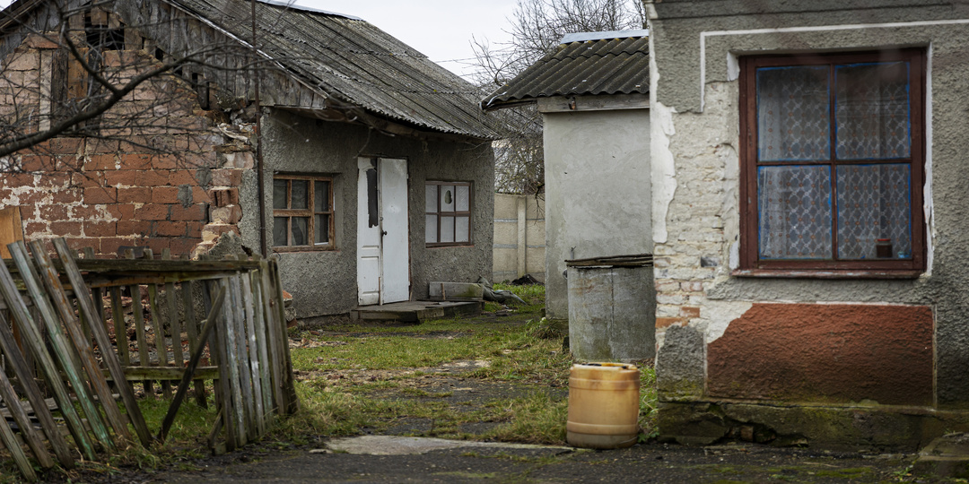 Где по-настоящему отдыхаешь: в доме с туалетом на улице или с тёплым полом?