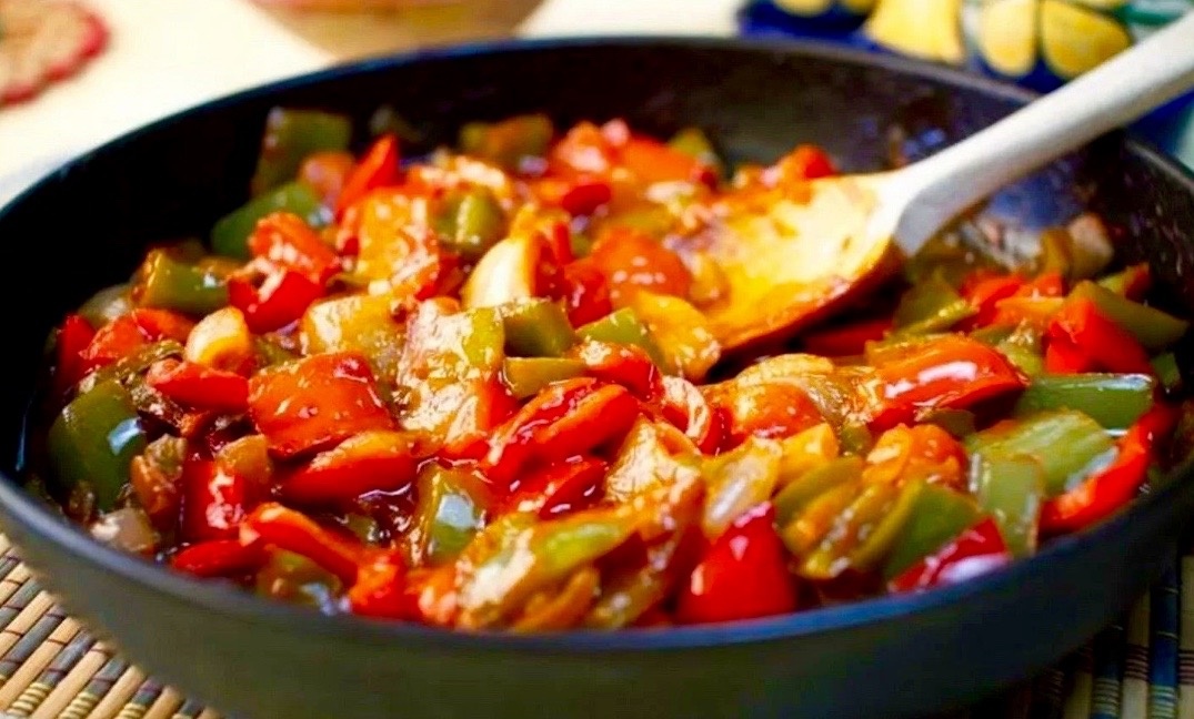 Знаменитле овощное рагу "Рататуй-Нисуаз".