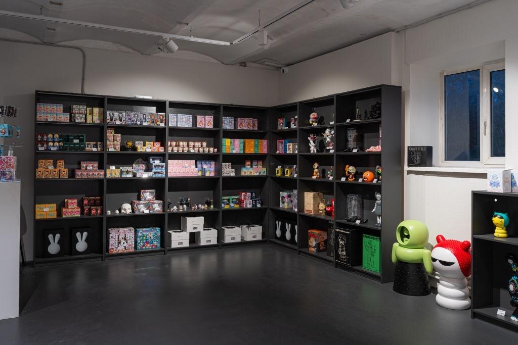 Магазин дизайнерских игрушек SuperToys