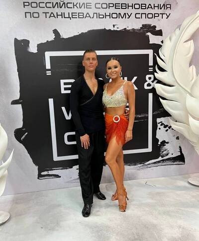 Мир танцев — огромен и многогранен, он объединяет людей разных культур, стран , возрастов. В будущем я намерен развивать и продвигать танцевальный спорт, как в России, так и во всем мире.