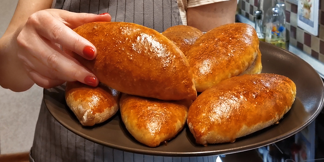 Кто пробует в восторге от этого рецепта. Пирожки с яблоками еще не готовились настолько просто
