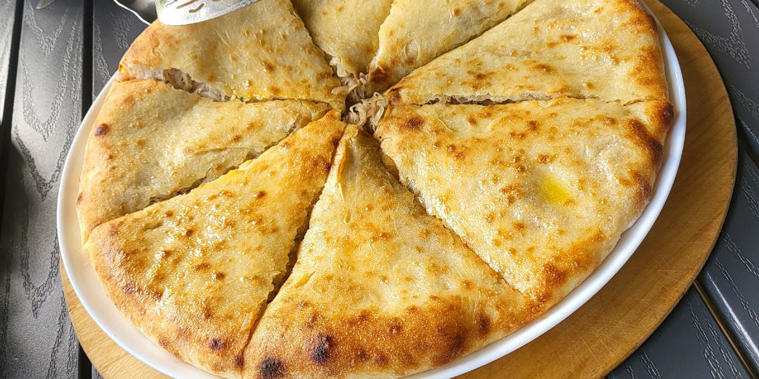 Кафе «Тагардон» на берегу реки Фиагдон, Северная Осетия