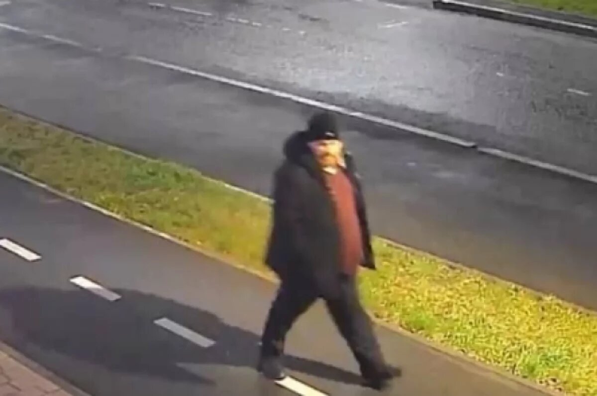    «Стоит вся в крови».