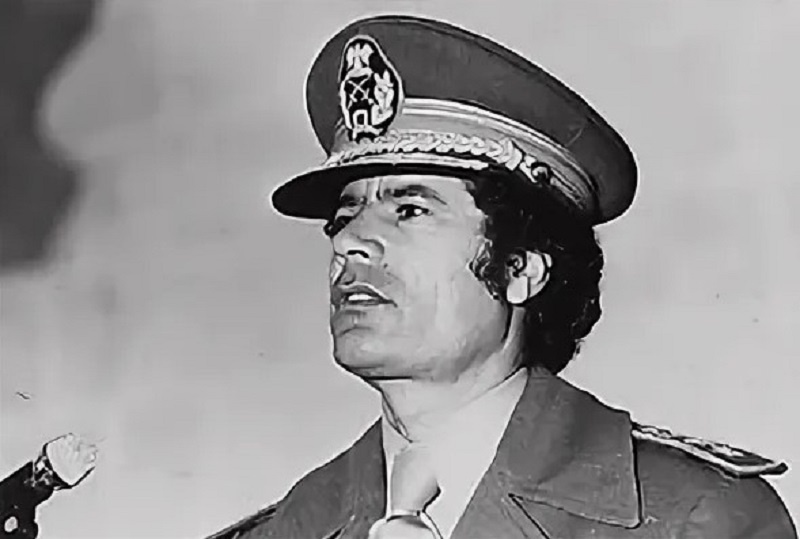 Все-таки от был красавцем в молодости.