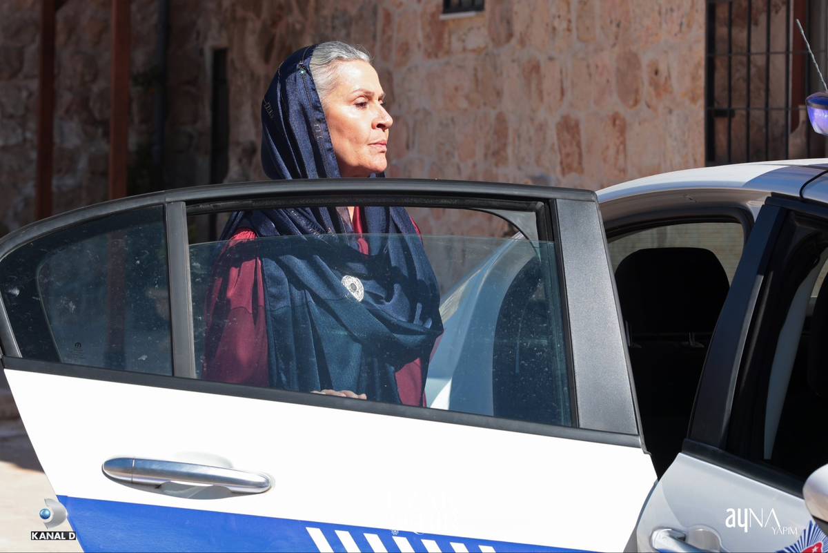 Кадр из сериала «Далёкий город». Картинка из Интернета.