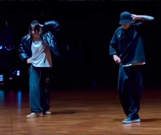  Чонгук и Бада Ли  