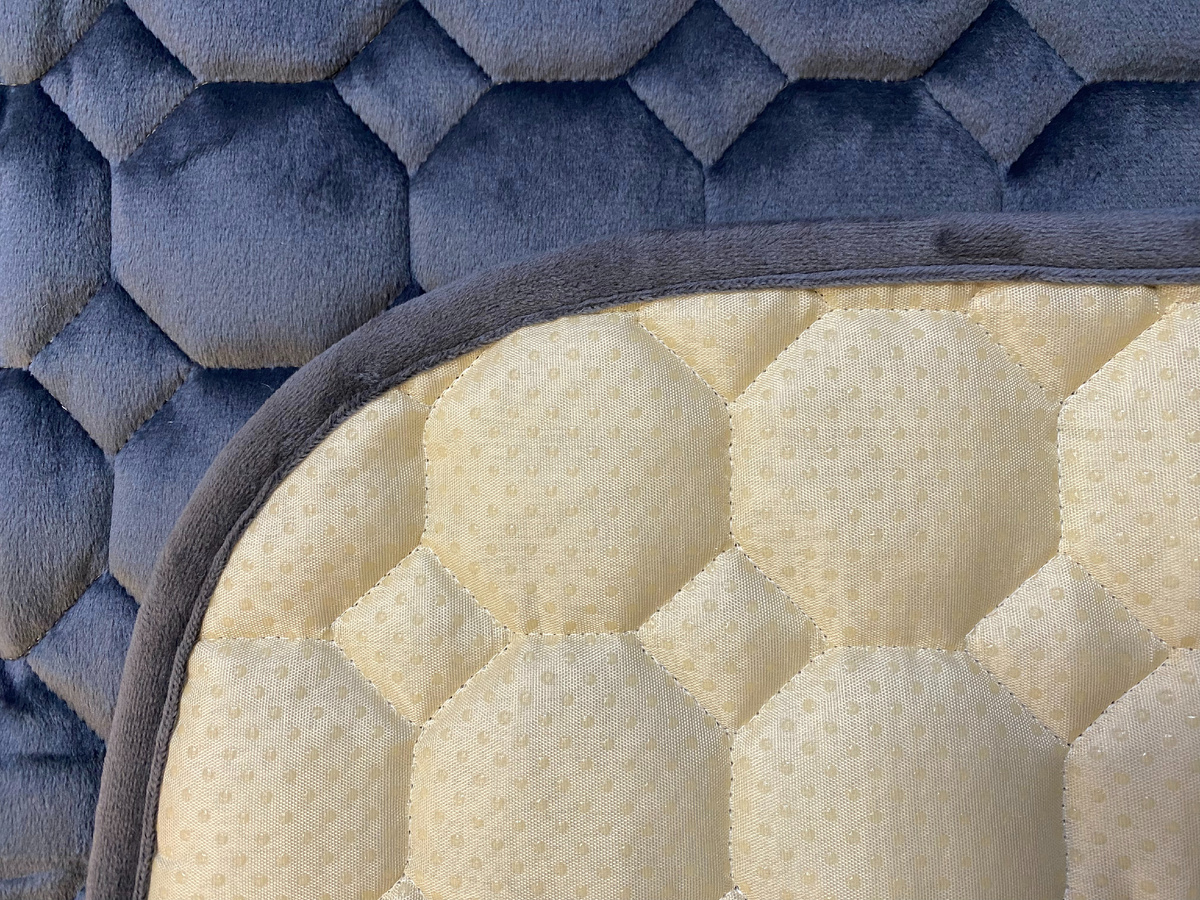 Накидка универсальная СПАЛБЕР для спальников грузовиков. Цвет графит соты. Фото СПАЛБЕР_3