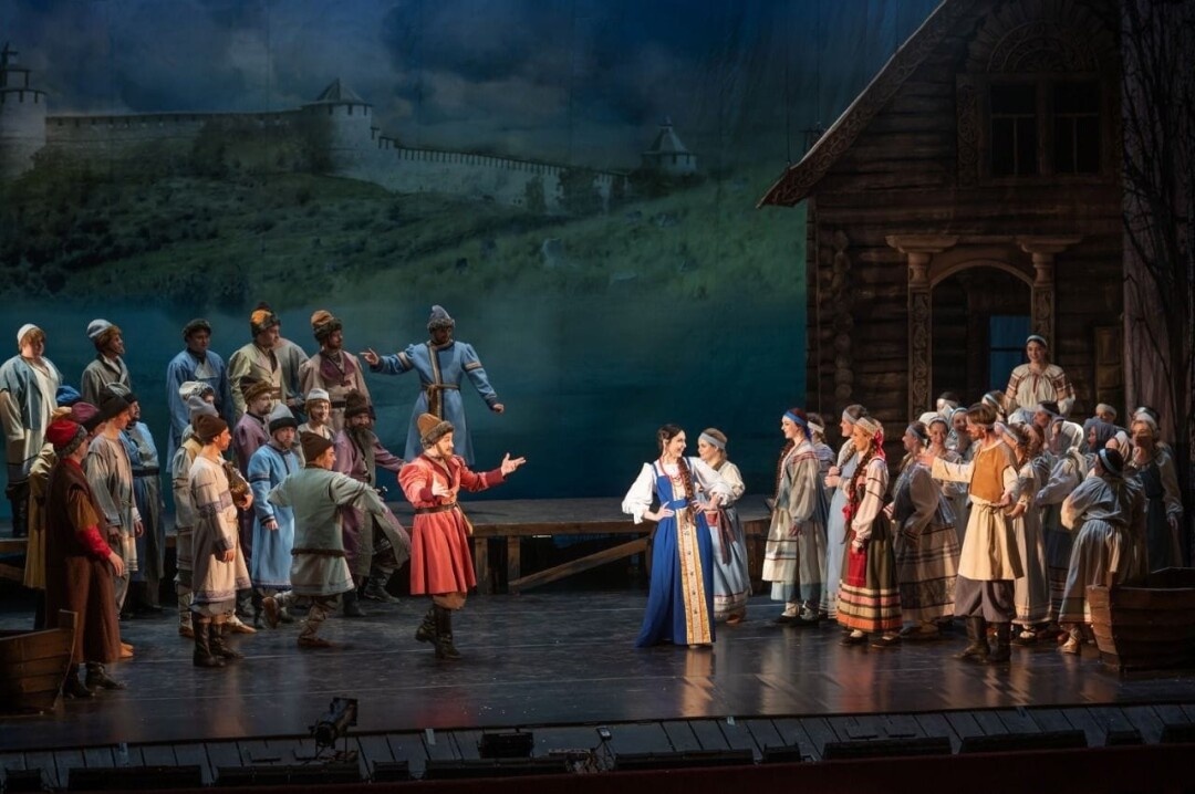 Фото с  официального сайта Нижегородского государственного театра опера и балета имени Пушкина и из открытых источников