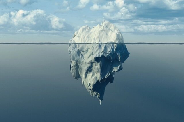    Если мужчина во сне сам стоит на айсберге, то это символ внутренней отстраненности, ухода в себя. Фото: istockphoto.com