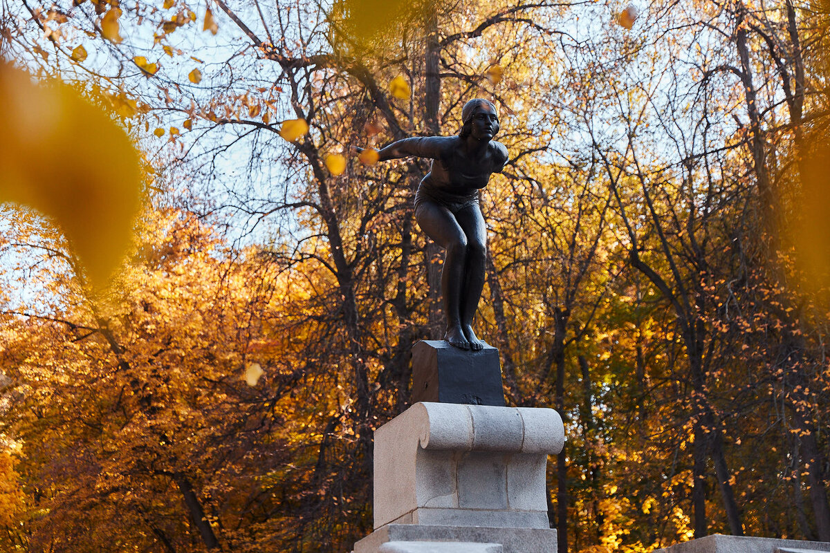 Фонтан «Купальщица» в Нескучном саду