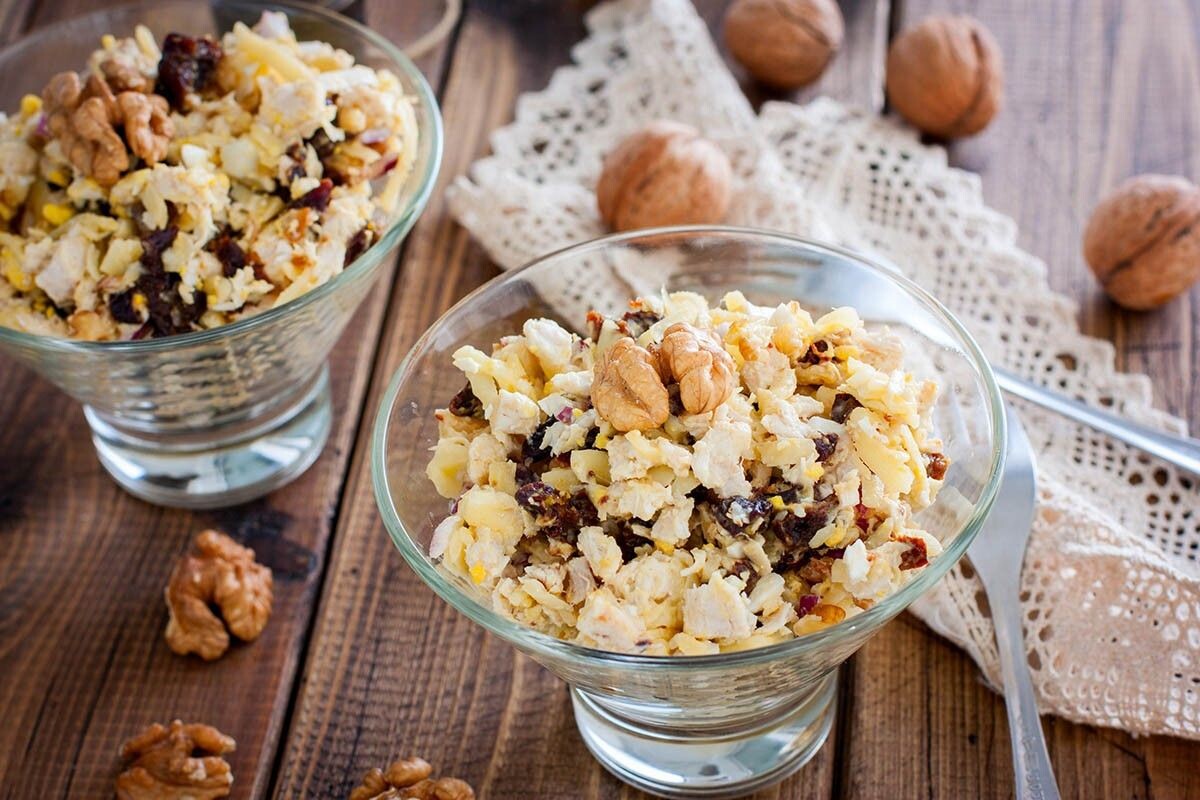 Мясо птицы отлично сочетается с сухофруктами. Источник: A. Zhuravleva / Shutterstock / FOTODOM📷
