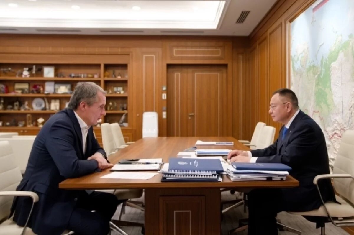    Белгородский губернатор встретился с министром строительства и ЖКХ России