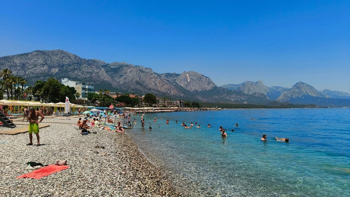 Лучше приходить сюда пораньше, когда людей ещё немного: днём здесь очень оживлённо. Фото: Алексей П. / Яндекс Карты