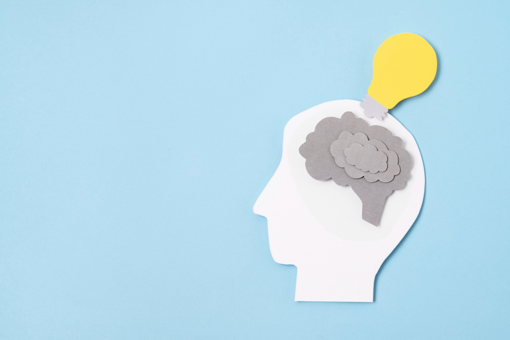 Даже если снаружи темно, лампочку можно включить изнутри. 