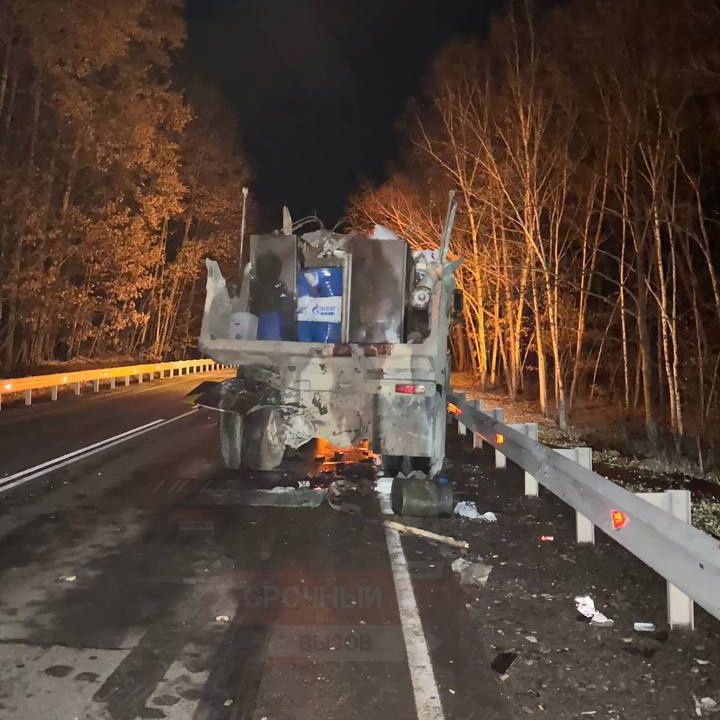 Брошенный КАМАЗ.