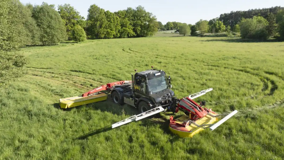 Фото: farmer.plMercedes представил три специально сконструированных грузовика Unimog для сельского хозяйства