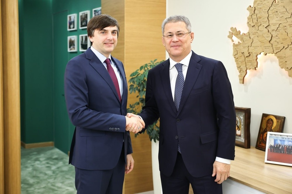    Министр просвещения России встретился с главой Башкирии