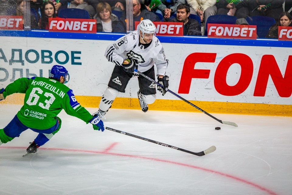    «Трактор» в Уфе не смог отыграть три пропущенные шайбы в матче с «Салаватом Юлаевым». Фото: ХК «Салават Юлаев»