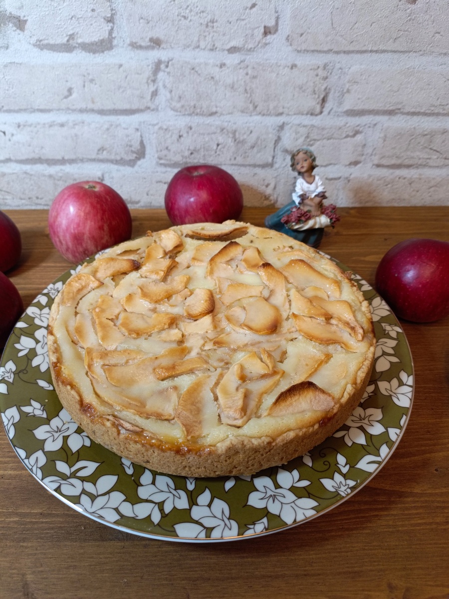 Пирог с яблоками Цветаевский. Фото автора 