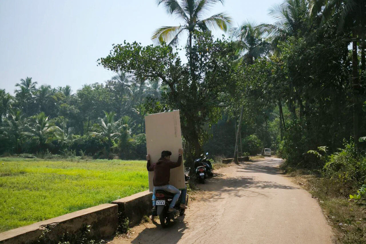 В странах Азии скутер — не просто средство передвижения, но и популярный грузовой транспорт. Фото: Алина Краснова