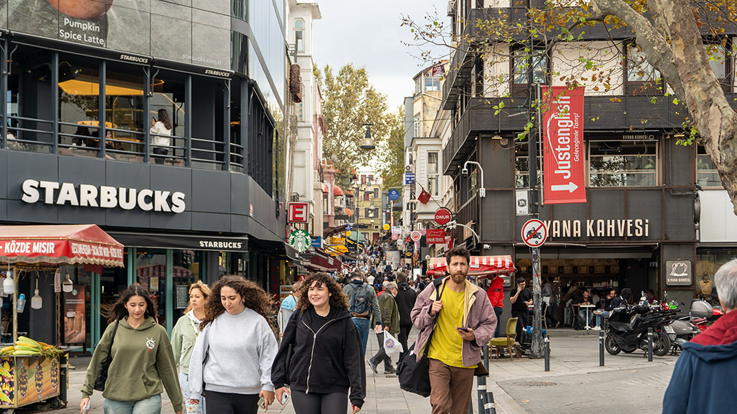 На улицах района